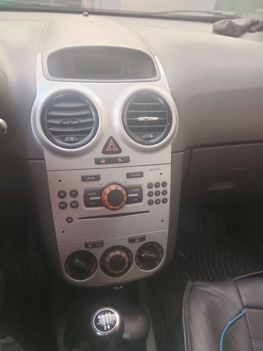 Vând Opel CORSA D euro 5