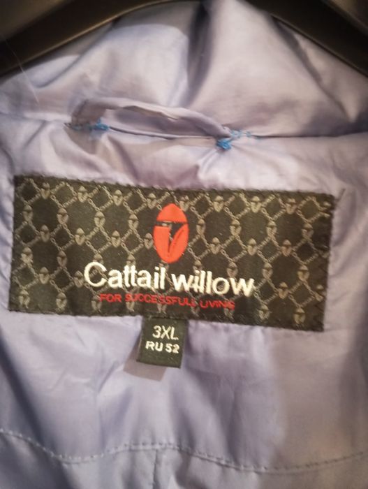 Продам зимний пуховик с капюшоном