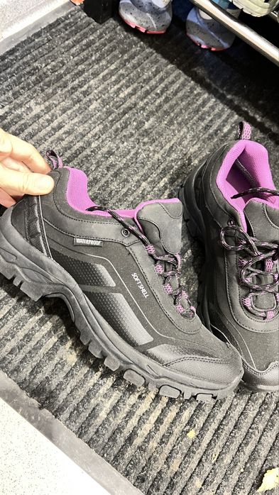 2 пары. Ботинки на 39 и 40 размер