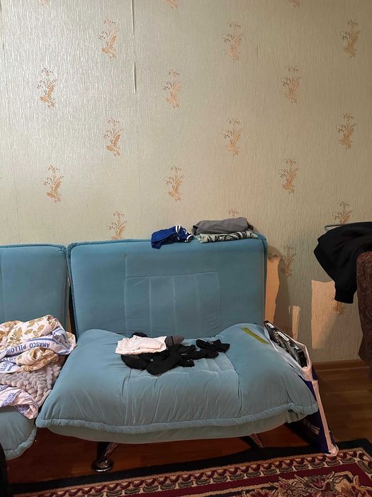 Срочно продам диван и два кресла