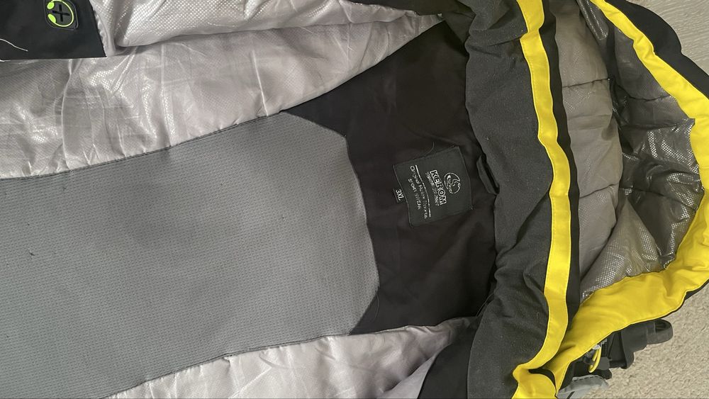 Мужкая одежда брюки,пуховик