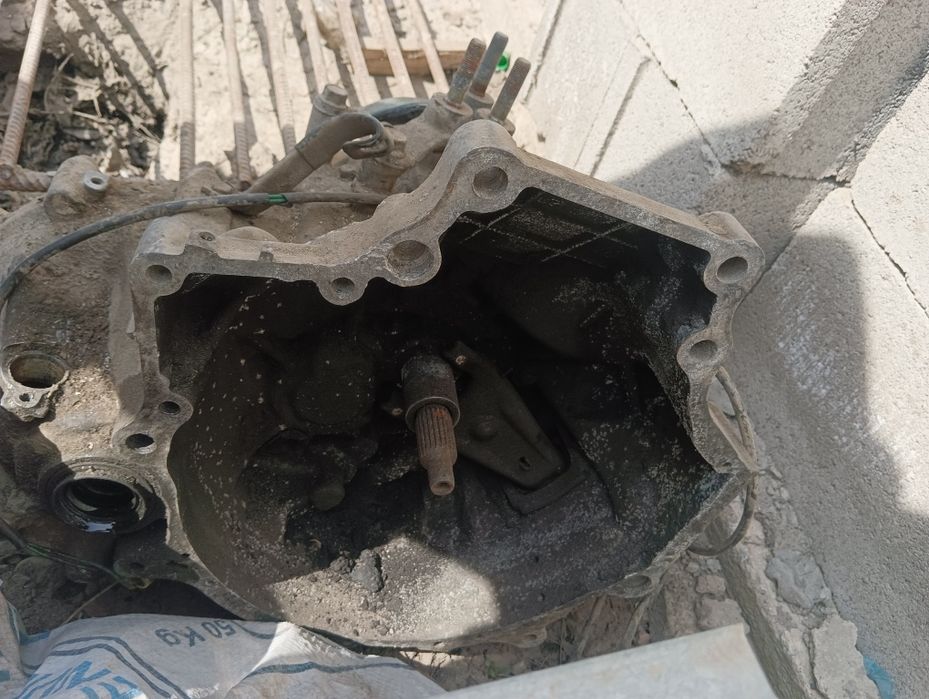 Коробка на Мазду 626