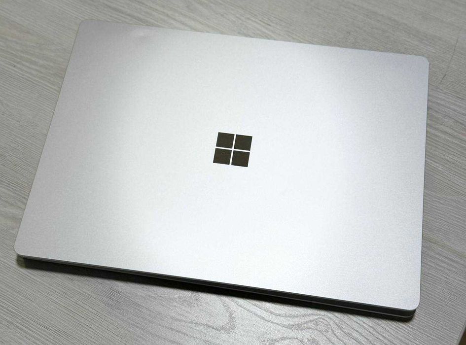 Microsoft Surface 4 Alicantara 13.5 2K IPS Sensor I5-1145G7 8GB/256GB