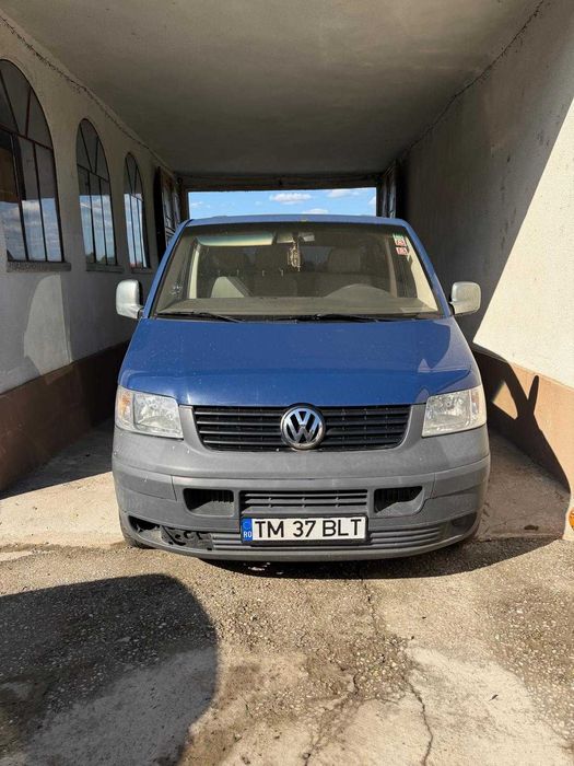 VOLKSWAGEN Caravelle