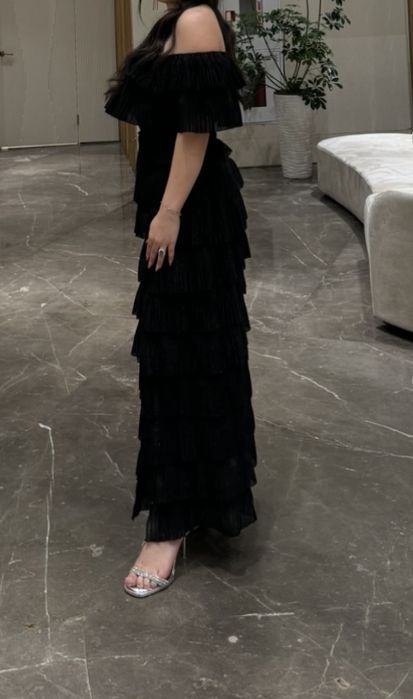 Срочна сатам вечерние платья