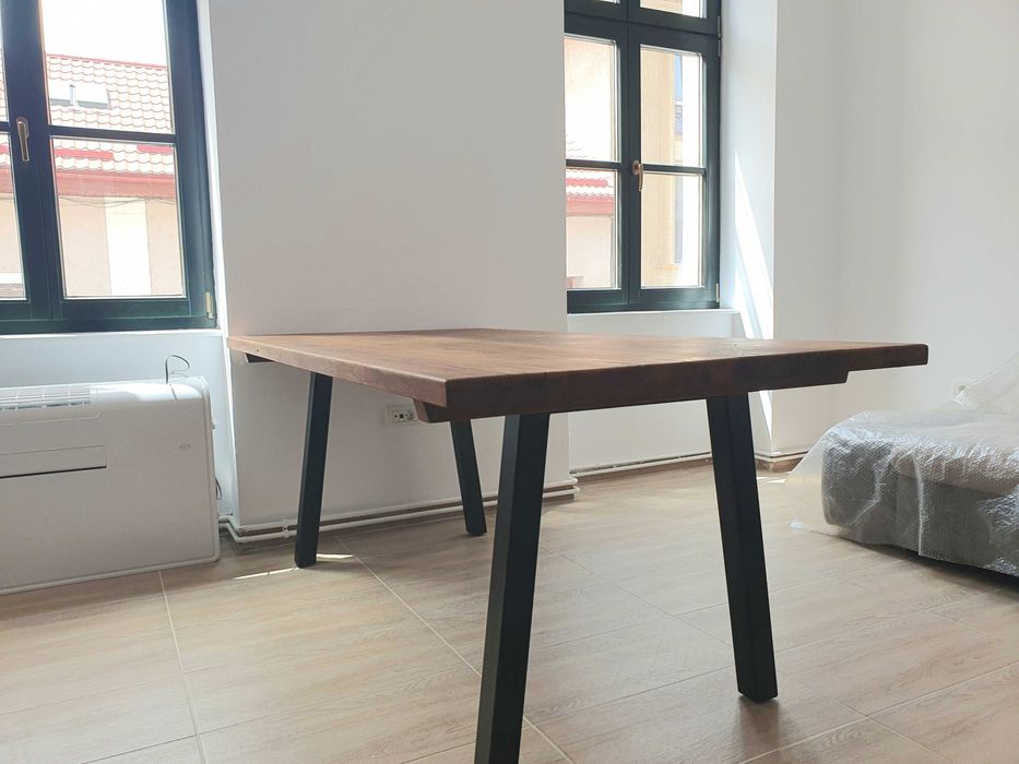 Masa / birou din lemn de stejar noua de calitate