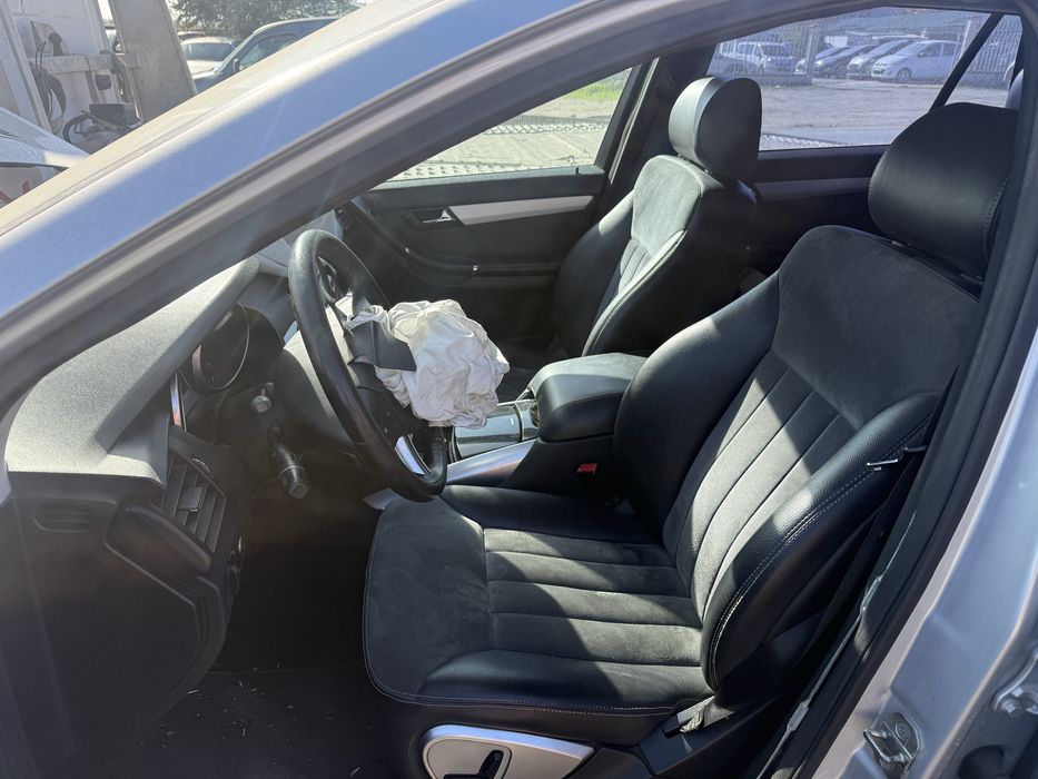 Mercedes R-класа салон