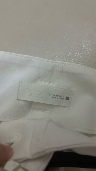 Бял Комлект от ZARA ( панталон и елек)