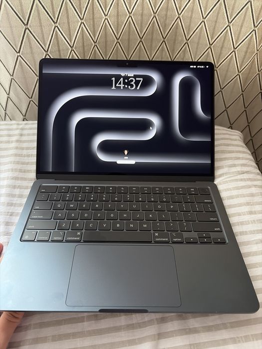 Macbook air M3 256GB Blue