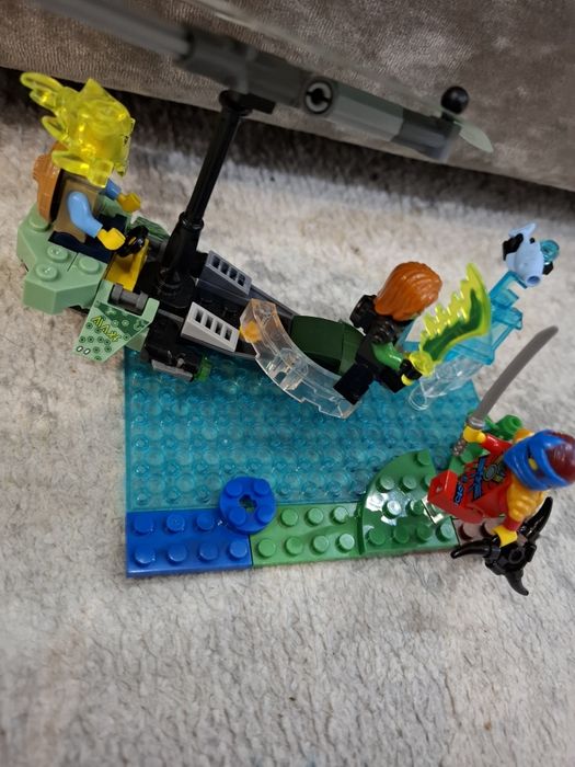 Лего набор. Есть оригинальные детали