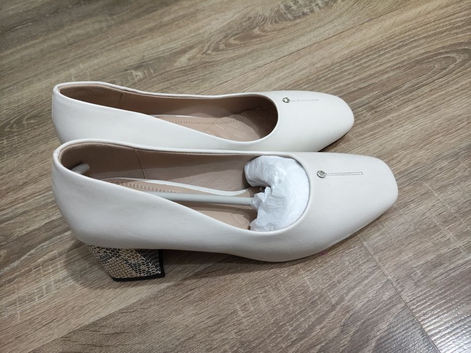 Продам туфли новые