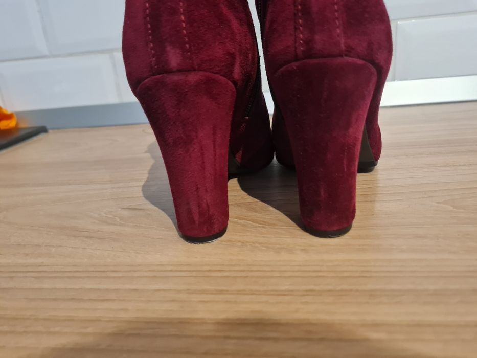 Vând botine din piele întoarsă - Yvettes Shoes - mărimea 37