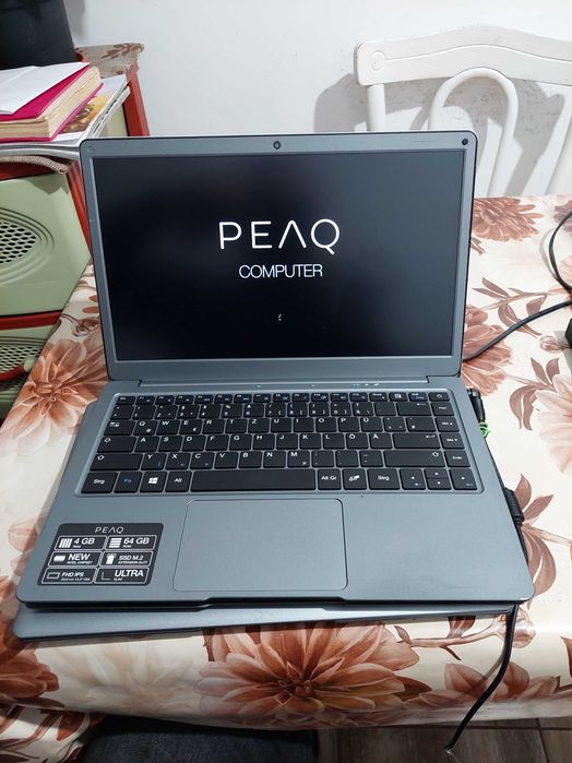 Aparat in stare buna 1 si celalalt zgariat peaq s130 ultraslim