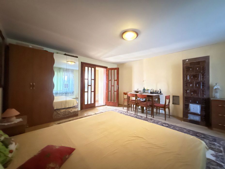 Proprietar - De Vanzare Casa (c-tie veche + Teren 900m2 )