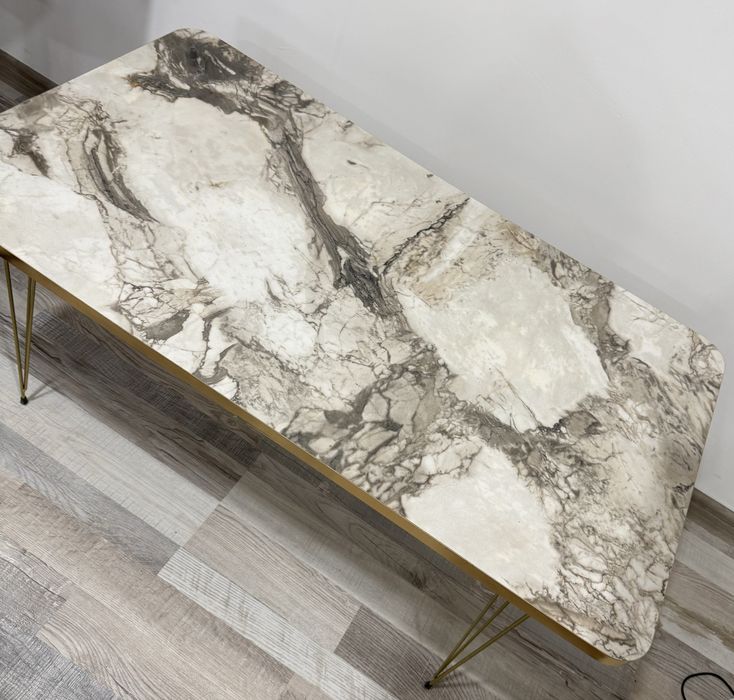 Интериорна маса