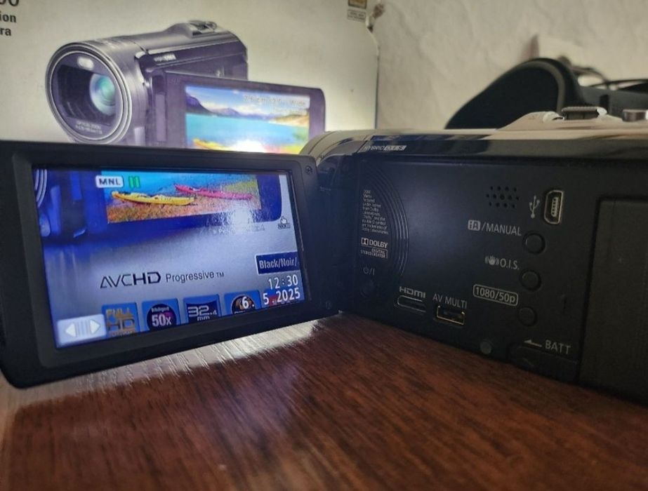 Продаётся видеокамера