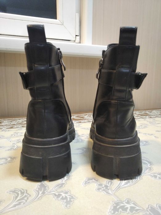 Ботинки, сапоги (35).