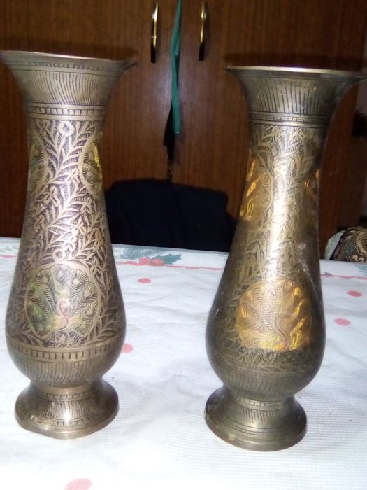 Вазы индия ресунок один цвета разные