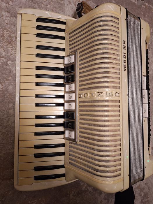 Acordeon Hohner Verdi III M