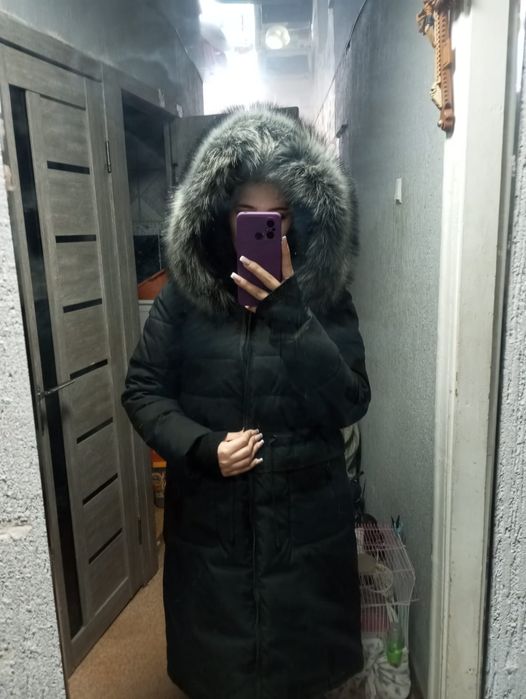 Зимняя куртка пуховик.