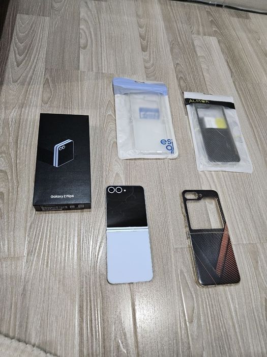 Продам Samsung Galaxy Z Flip 6 12/256