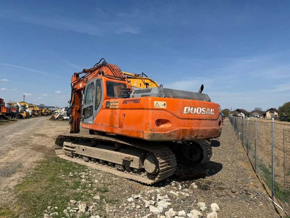 Senile excavator pe senile Doosan DX 300 LC piese
