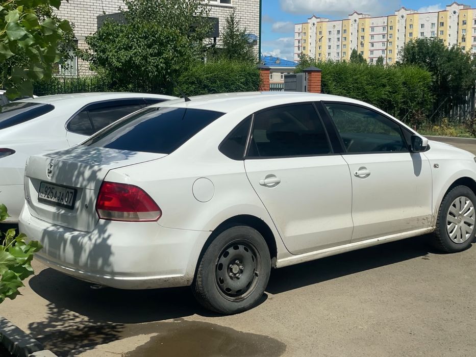 Продаю поло 2013г