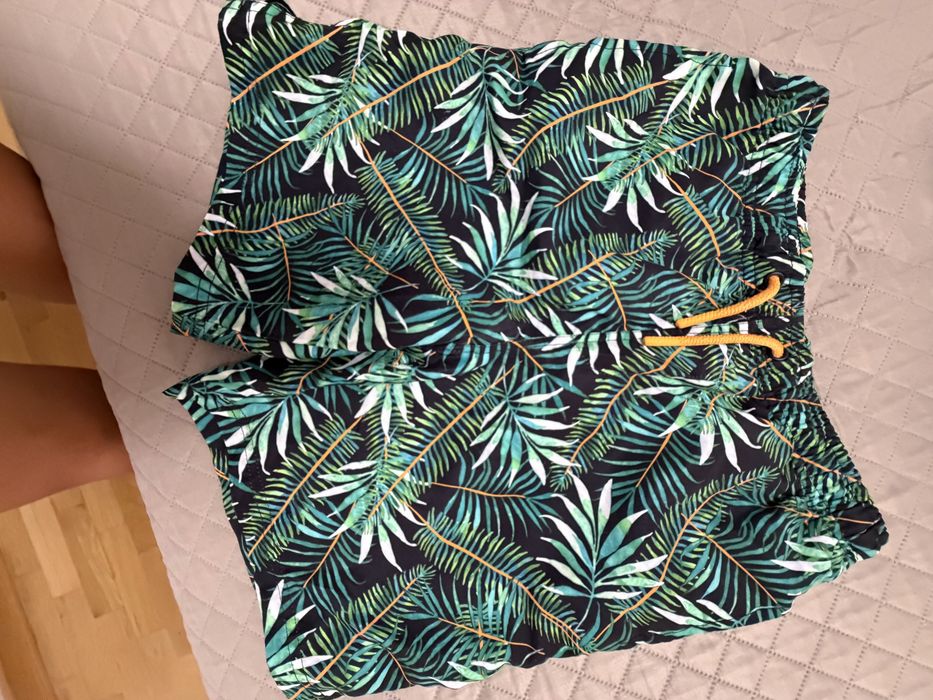 Къси панталони Zara, Hugo, Tommy Hilfiger, Reserved