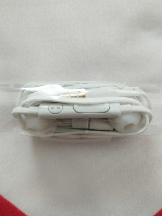 Samsung EO-HS3303WE Galaxy S4 Headset 3.5mm Stereo with Volume Key