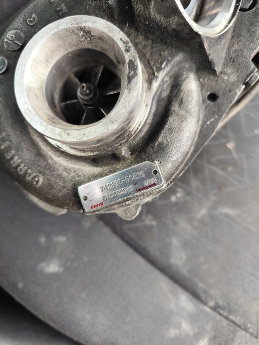 Vând turbosuflanta Ford 2.0 și Mercedes 2.2