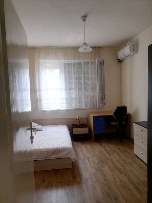 Дава се под наем Тристаен апартамент в Пловдив, Център - 1020 кв.м за 510 € - Снимка #10