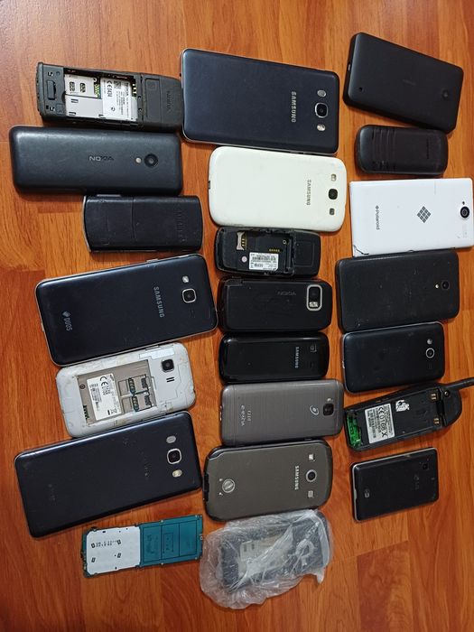 Placi telefoane mobile