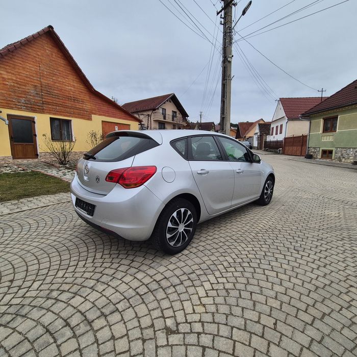 OPEL Astra 2010 — imagine 5