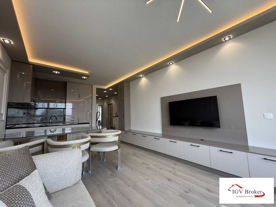 Тристаен апартамент в Зона Б 18