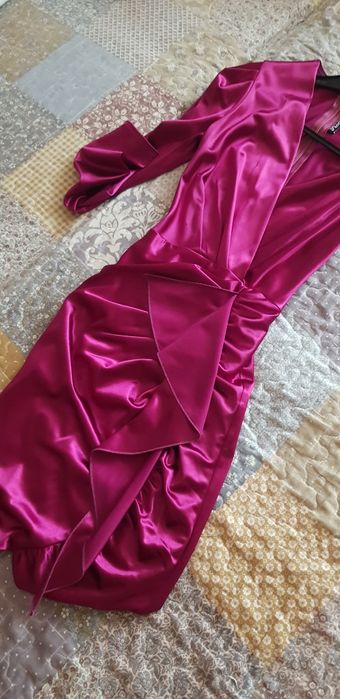 Rochie de ocazie, visiniu, marimea 34, elastica, foarte comoda