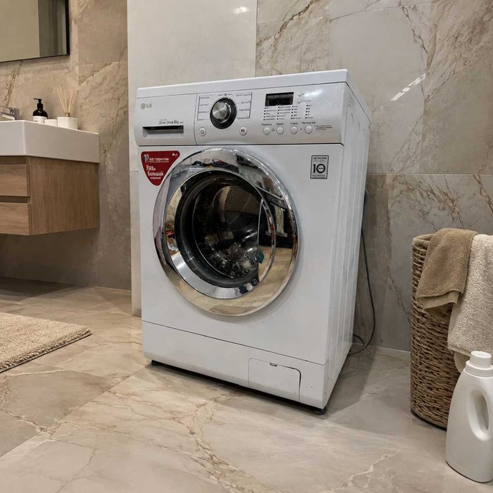 Стиральная машина LG 8 кг Direct Drive — состояние хорошее. Продам.