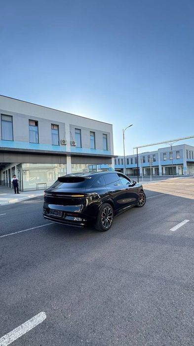 Zeekr 007 2025 — 2