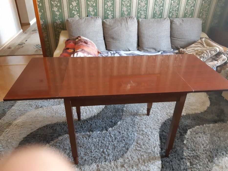 Продам три стола