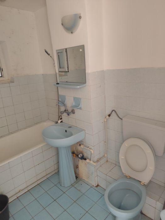 Închiriez apartament 2 camere
