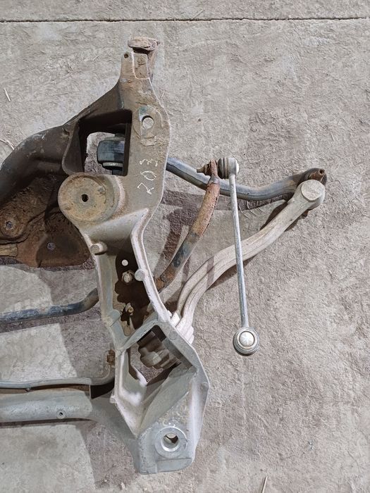 Запчасти на Мерседес 203