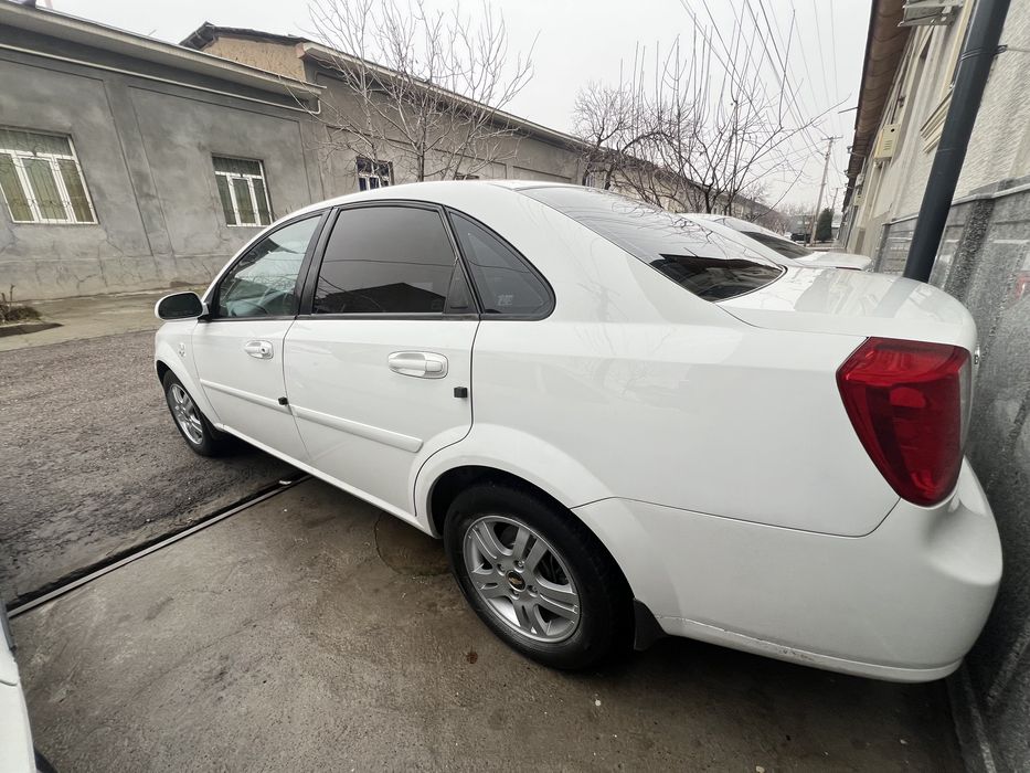 Lacetti 1.6 avtomat 2013