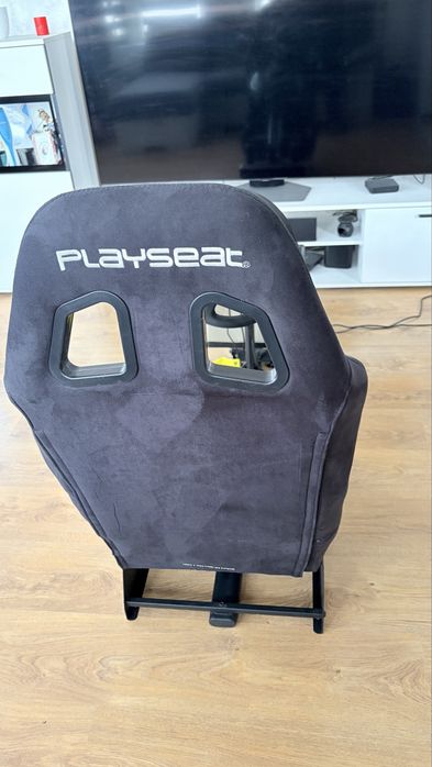 Седалка Playseat Alcantara + Trustmaster T300 Ferrari integral racing whell alcantara edition