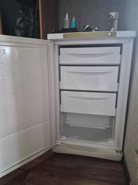 Продам морозильную камеру
