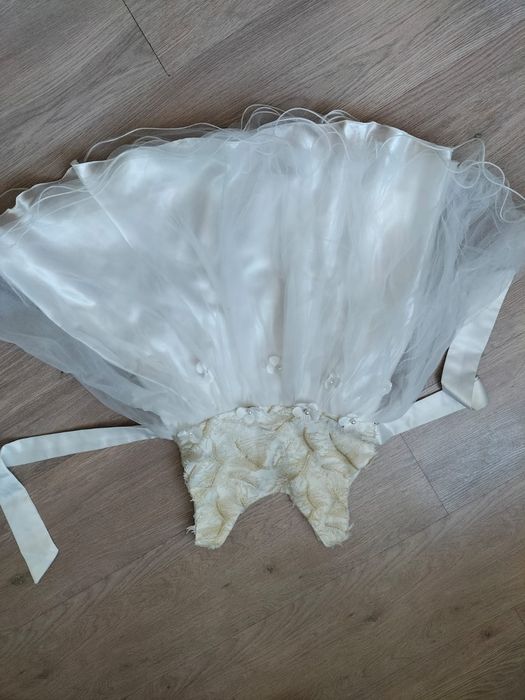 Нарядное платье на девочку