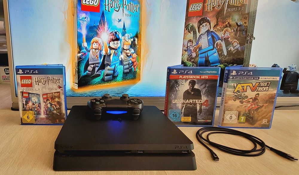 PS4 Slim+ Оригинален Джойстик + 3 Игри на Диск
