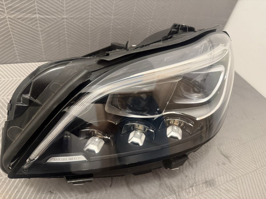 Far  stanga mercedes CLS C218 X218 Far A2189067102