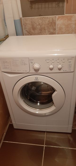 Продам стиральную машинку Indesit