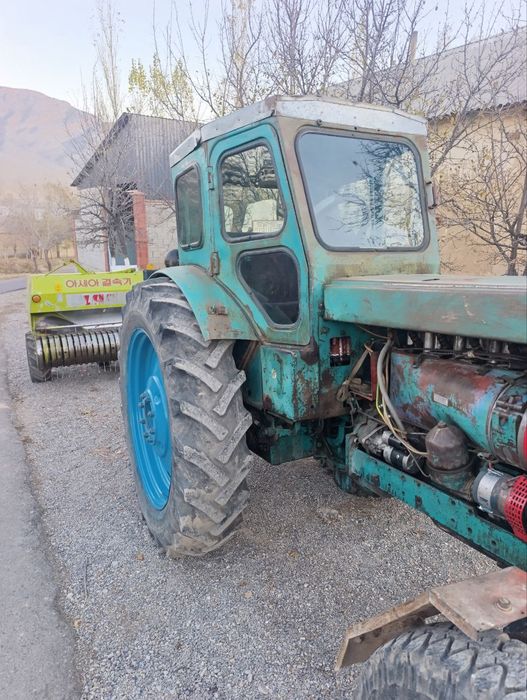 Трактор сотилади.