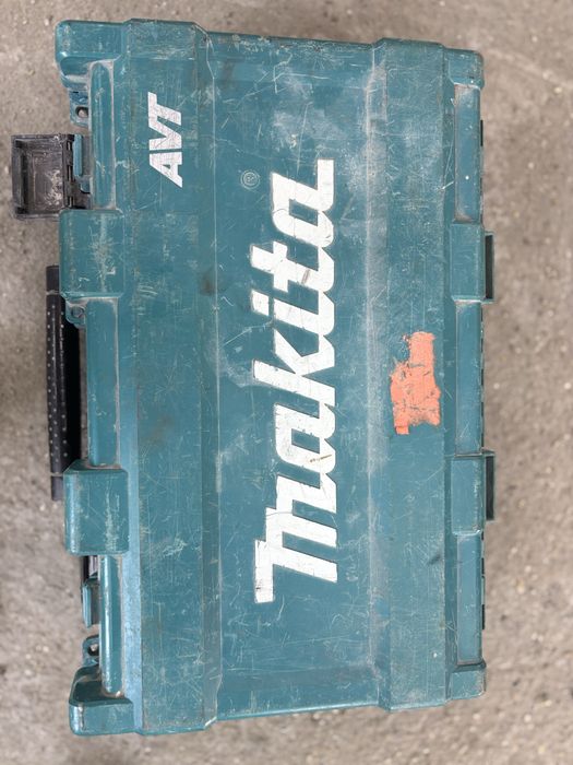 Перфоратор Makita AVT SDS-Plus с куфар – професионален, отлично работещ
