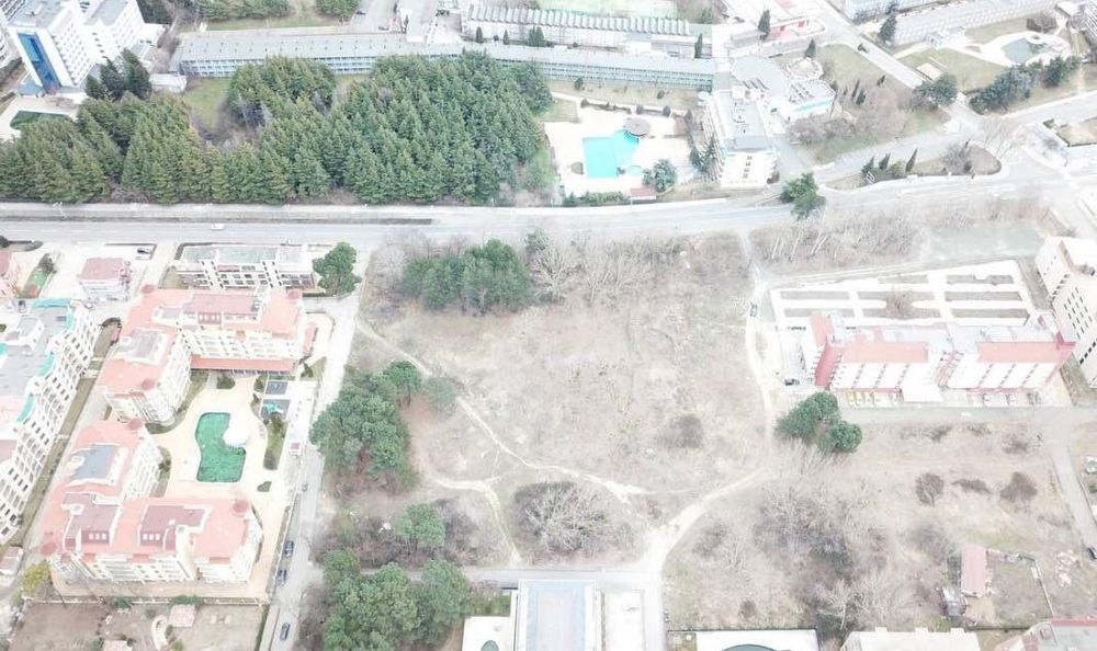 Продава се Парцел в Бургас, Център - 8000 кв.м за 500 €/кв.м - Снимка #4